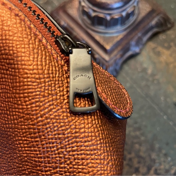 Coach Bronze Zipper bag - Picture 6 of 8